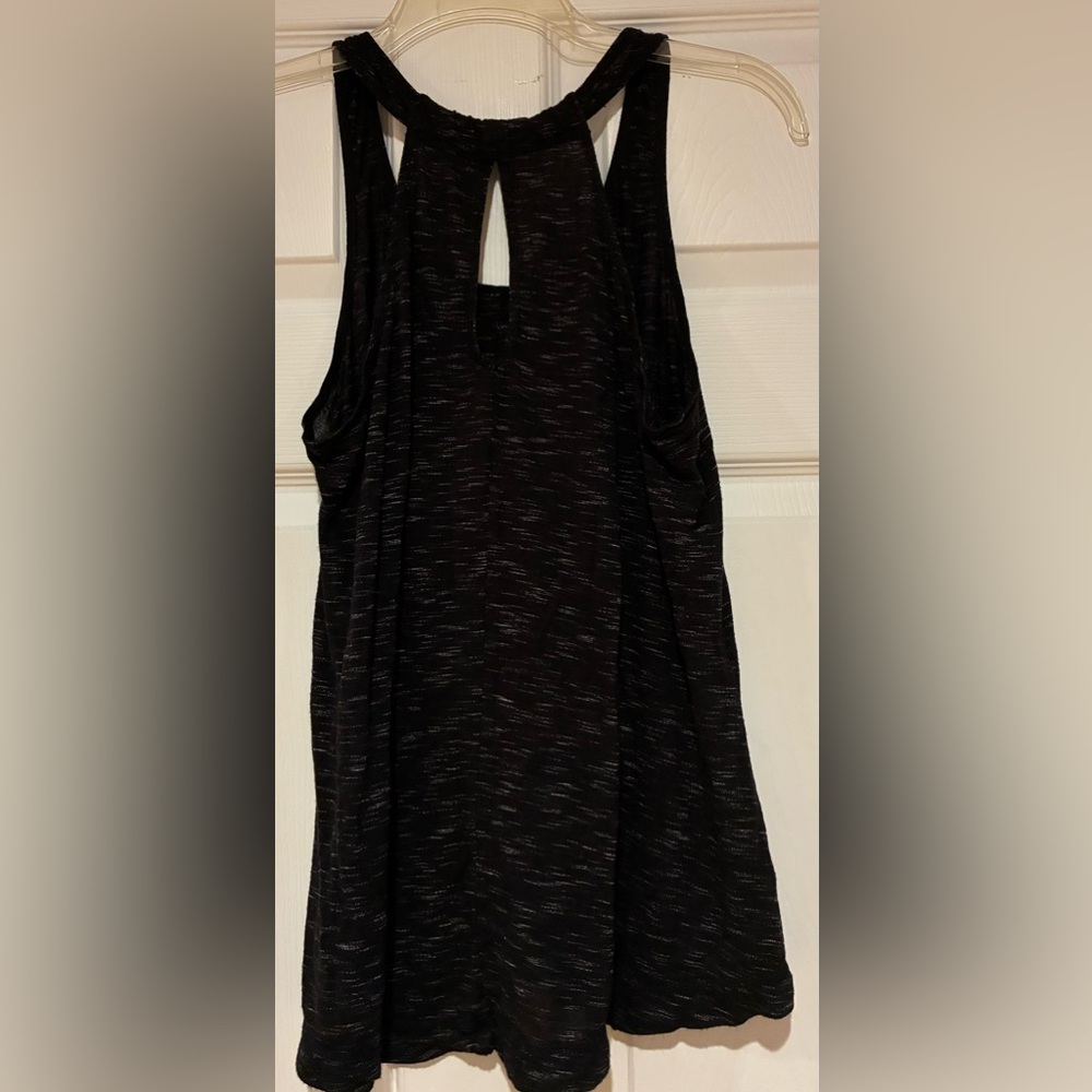 ⭐️3/$15⭐️GAIAM Charcoal/Black tank top with white accents - Picture 5 of 6